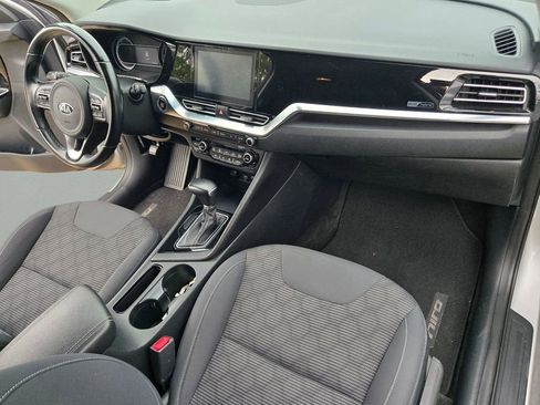 Used 2020 Kia Niro LXS image 25