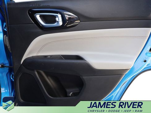 Used 2023 Jeep Compass Limited image 11