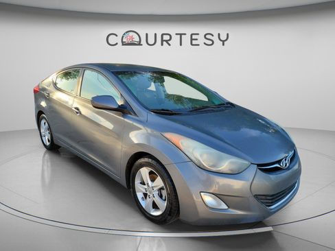 Used 2013 Hyundai Elantra GLS w/ Preferred Pkg FWD image 5