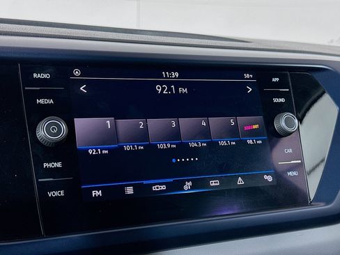 Used 2022 Volkswagen Taos SE image 19