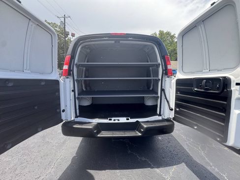 Used 2021 Chevrolet Express 2500 RWD image 14