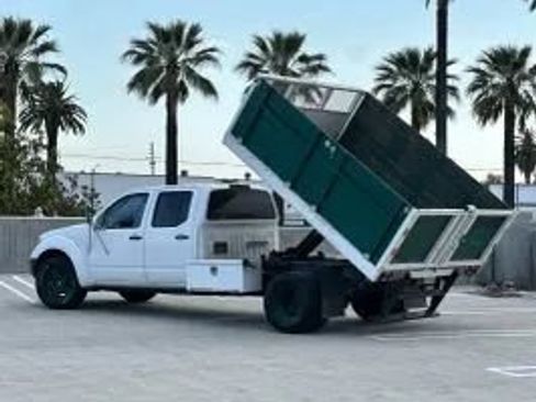 Used 2007 Nissan Frontier SE w/ SE Value Truck Pkg RWD image 1