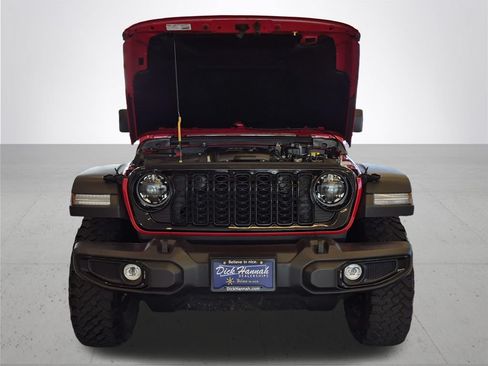 Used 2025 Jeep Wrangler Unlimited Sport AWD/4WD image 4