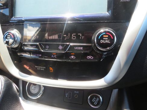 Used 2018 Nissan Murano SL w/ Moonroof Package image 36