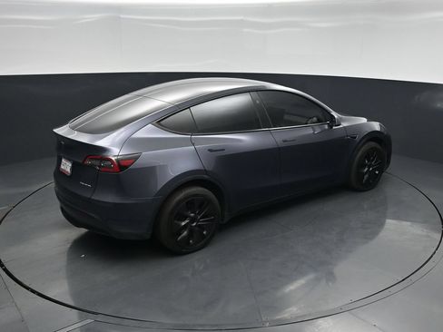 Used 2023 Tesla Model Y Long Range AWD/4WD image 32