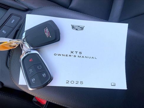 Certified 2025 Cadillac XT5 Premium Luxury AWD/4WD image 12