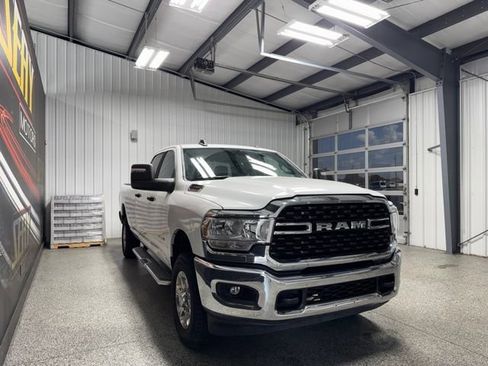 Used 2024 RAM 2500 Big Horn AWD/4WD image 15