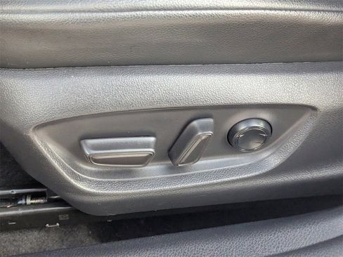 Used 2021 Toyota Camry SE image 21