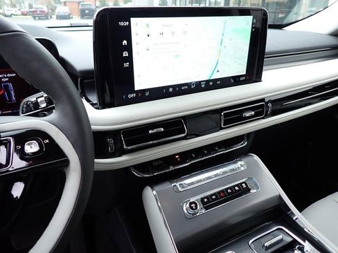 New 2026 Lincoln Aviator Premiere image 22