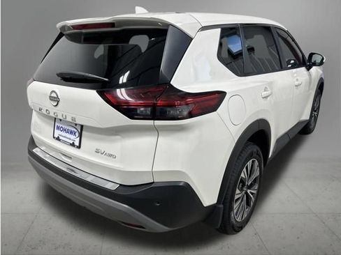Used 2023 Nissan Rogue SV AWD/4WD image 5