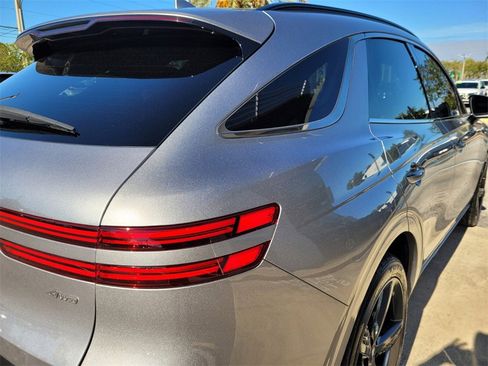 Used 2022 Genesis GV70 2.5T w/ Sport Prestige Package image 14