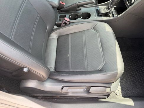 Used 2017 Volkswagen Passat 1.8T R-Line FWD image 16