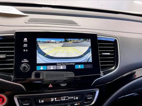 Used 2021 Honda Pilot Touring image 23