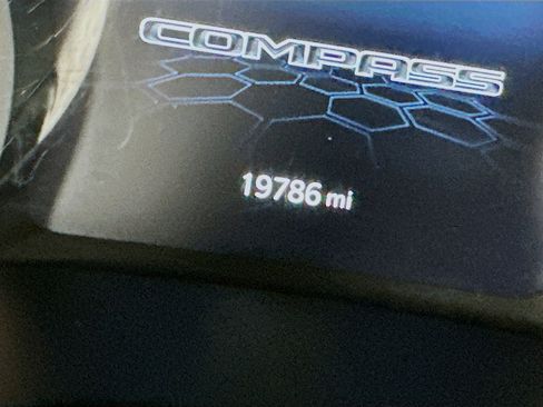 Used 2022 Jeep Compass Latitude image 19