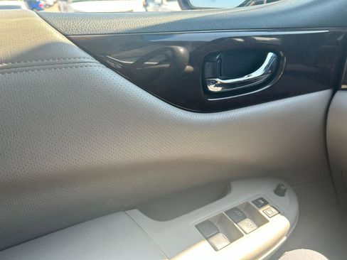 Used 2014 Nissan Quest SV image 27