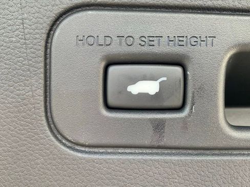 Used 2025 Honda Pilot TrailSport image 7