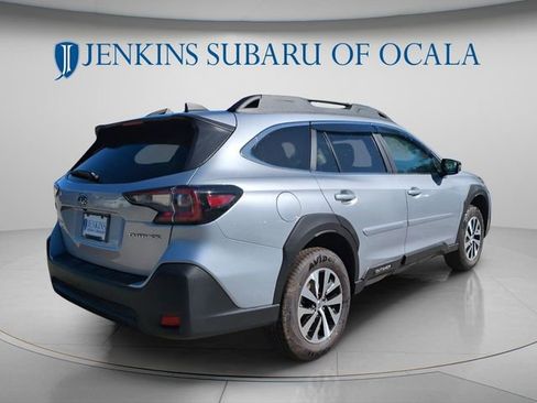 Used 2025 Subaru Outback Premium w/ Popular Package #1A AWD/4WD image 3