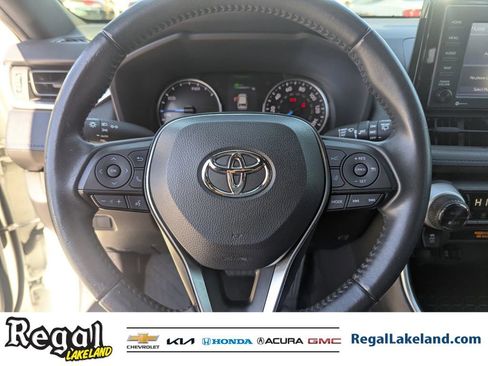Used 2022 Toyota RAV4 SE image 26