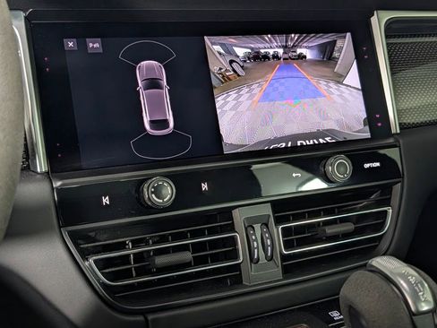 Certified 2022 Porsche Macan GTS AWD/4WD image 32