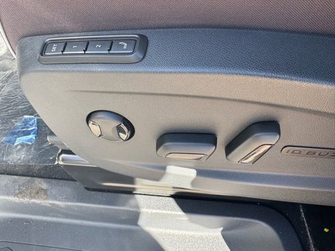 New 2025 Volkswagen ID. Buzz Pro S image 33