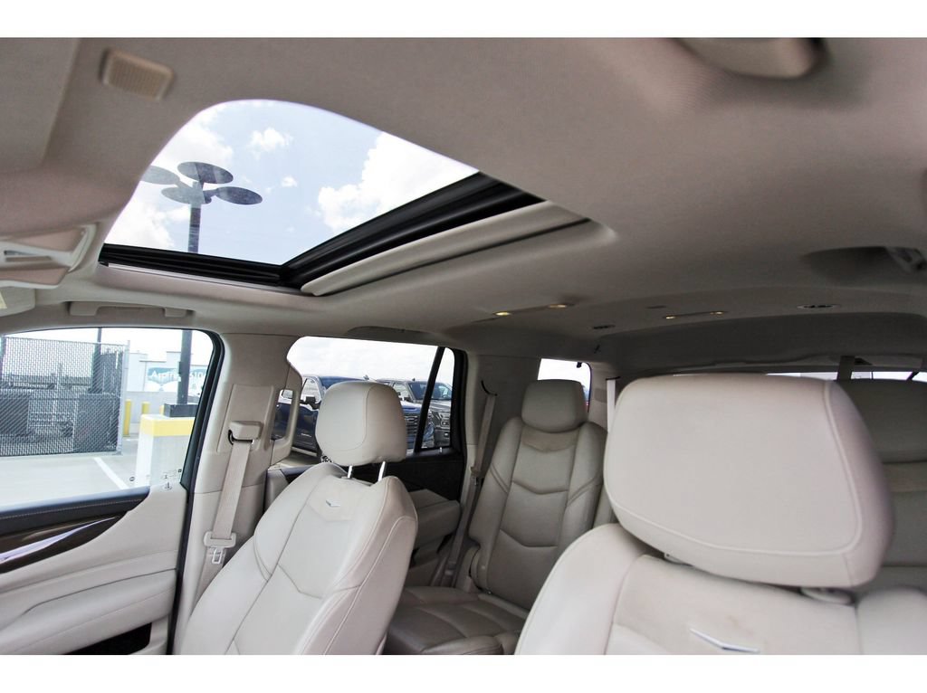 Used 2019 Cadillac Escalade Luxury RWD image 28