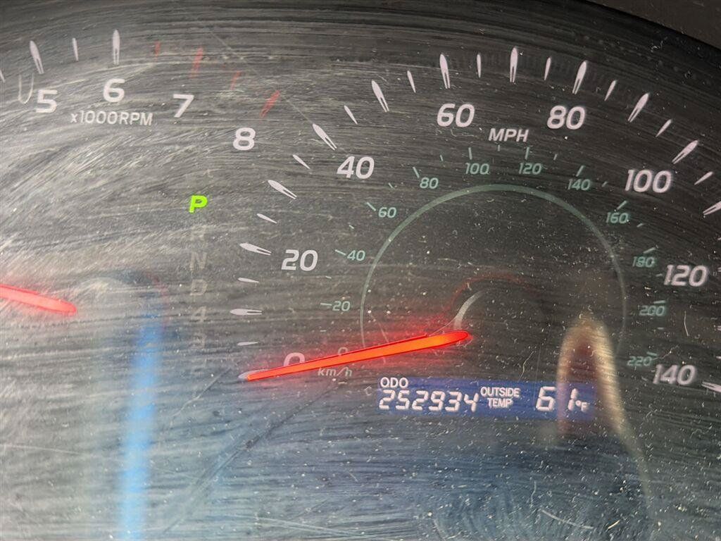 Used 2008 Toyota Camry LE FWD image 2