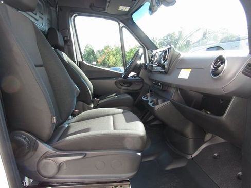 New 2025 Mercedes-Benz Sprinter 2500 image 13