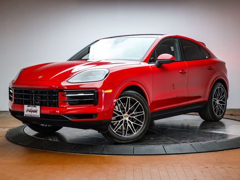 Certified 2025 Porsche Cayenne image 1