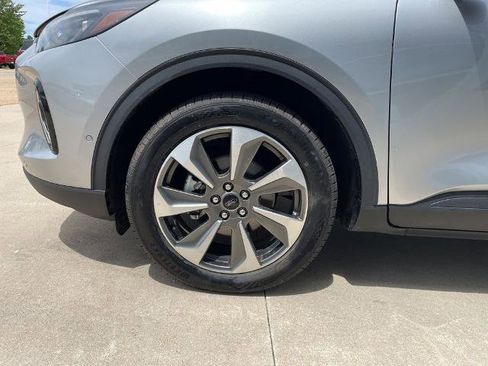 Certified 2023 Ford Escape Platinum w/ Premium Technology Package AWD/4WD image 16