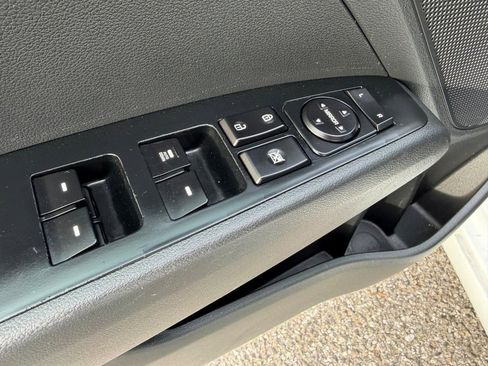 Used 2019 Hyundai Elantra SE w/ Cargo Package image 30