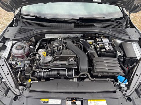 Used 2025 Volkswagen Jetta SE image 33