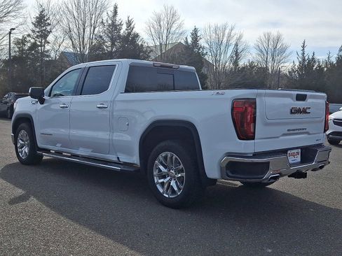 Used 2022 GMC Sierra 1500 SLT w/ SLT Premium Plus Package image 4