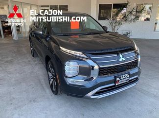 New 2025 Mitsubishi Outlander SE image 1
