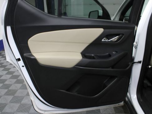 Used 2022 Chevrolet Traverse LT w/ LT Premium Package AWD/4WD image 58