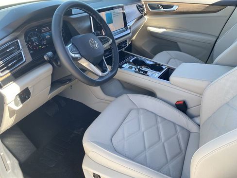New 2026 Volkswagen Atlas SE image 14