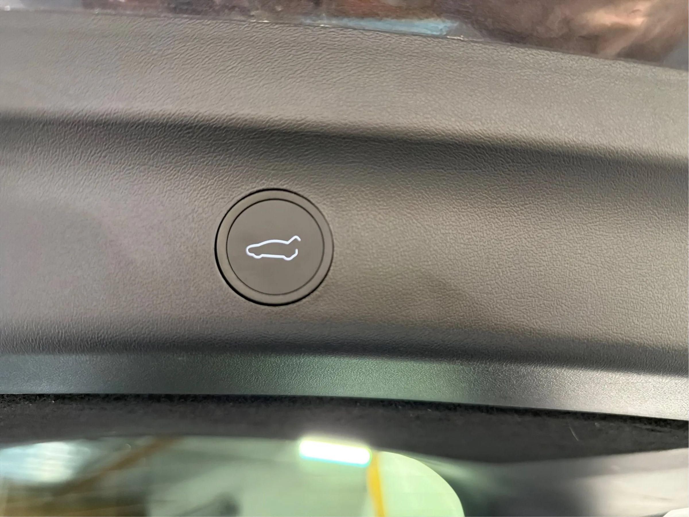 Used 2024 Tesla Model Y Long Range AWD/4WD image 21