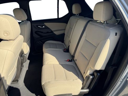 Used 2023 Chevrolet Traverse LS w/ Safety Package image 5