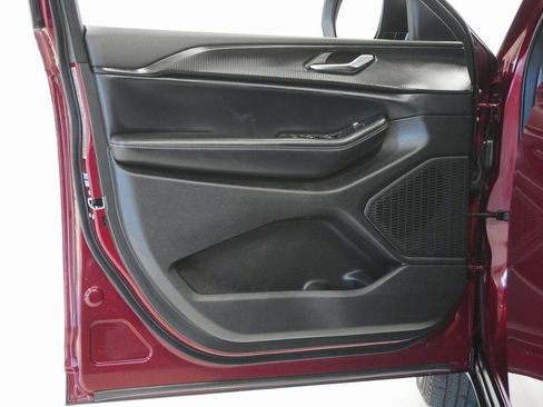 Certified 2024 Jeep Grand Cherokee Laredo image 13