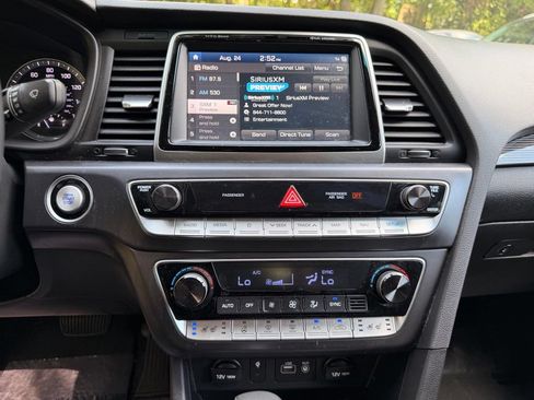 Used 2019 Hyundai Sonata Limited w/ Ultimate Package 04 FWD image 24