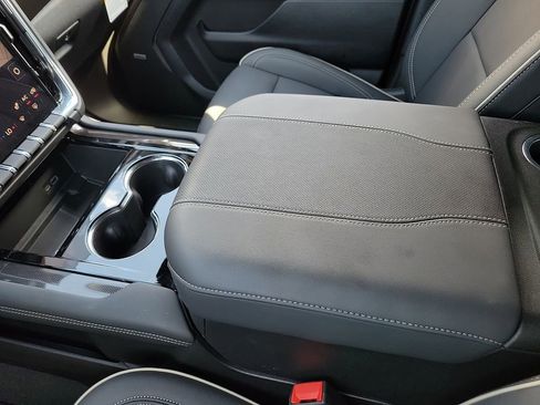 New 2026 GMC Yukon XL Elevation AWD/4WD image 25