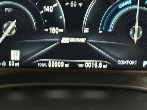 Used 2019 BMW 530e w/ Convenience Package image 40