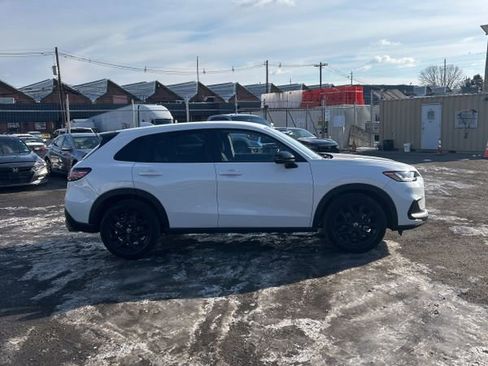 Used 2025 Honda HR-V Sport image 12