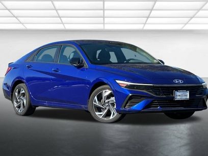 New 2025 Hyundai Elantra SEL