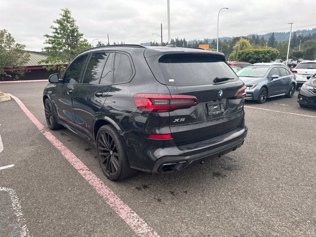 Used 2022 BMW X5 xDrive40i w/ M Sport Package AWD/4WD image 7