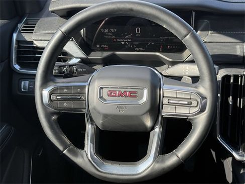 Used 2025 GMC Acadia Elevation image 23