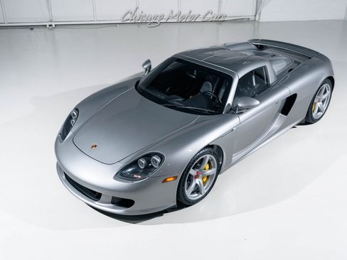 Used 2005 Porsche Carrera GT RWD image 3