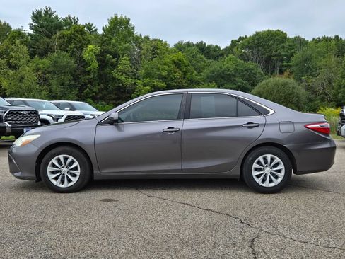 Used 2015 Toyota Camry LE FWD image 2