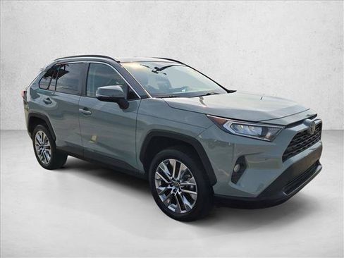 Used 2019 Toyota RAV4 XLE Premium w/ Advanced Technology Package FWD image 3