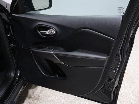 Certified 2022 Jeep Cherokee Latitude Lux image 24