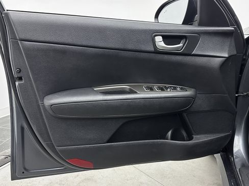 Used 2020 Kia Optima LX image 8